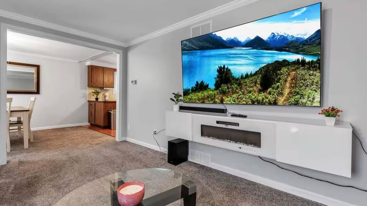 Rochester House | FUN, FAMILY, POOL, GAMING ROOM, FIREPIT Super close to everything! Pets friendly