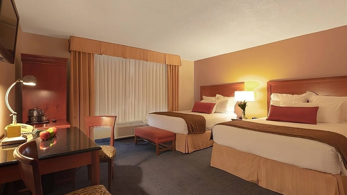 Wenatchee Hotel | Fun for the Whole Family! 2 Convenient Rooms, Free Parking and Onsite-Pool