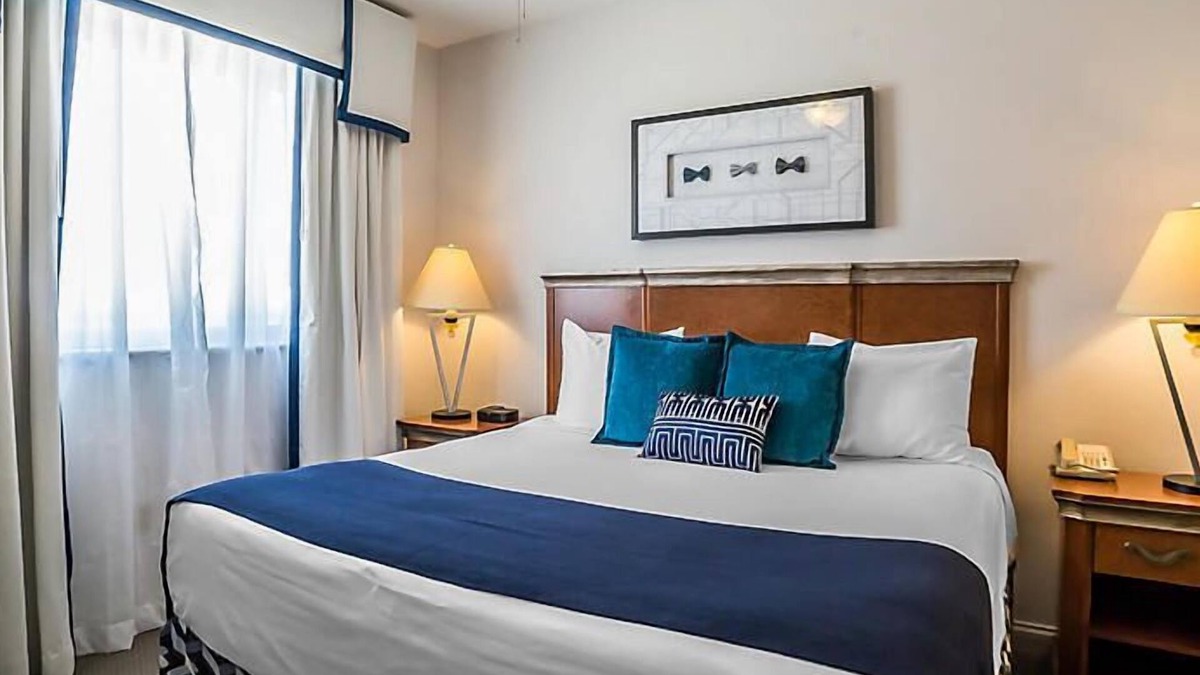 Las Vegas Resort | Fun & funky resort close to the Strip