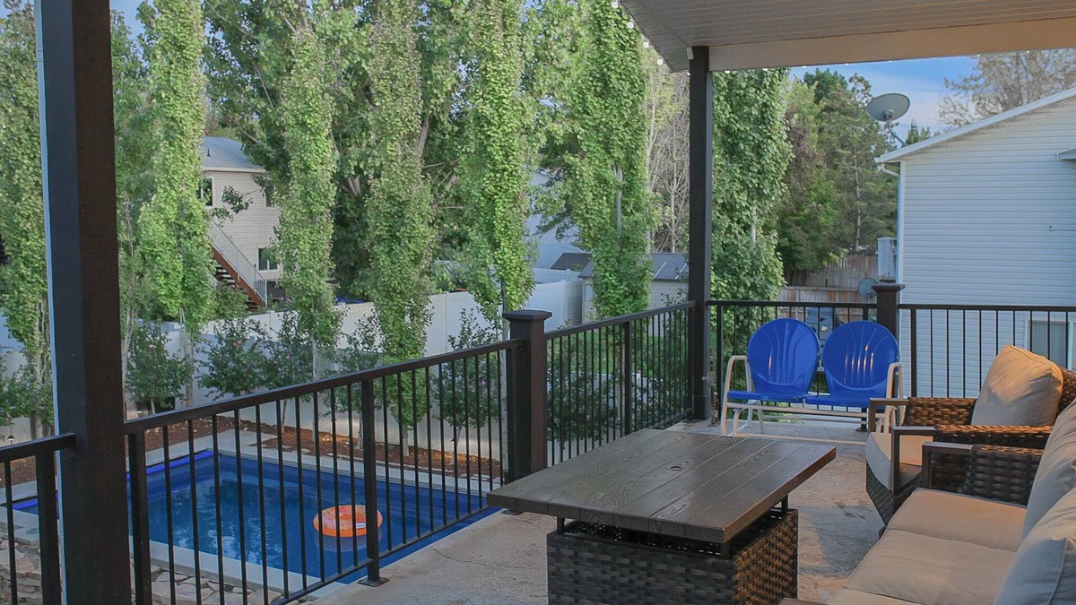 Woods Cross House | Fun Getaway Close to airport, downtown, and ski resorts. Private Pool & Hot Tub!