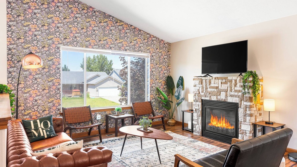 Spokane House | Fun home! Gameroom, playground, near hospitals, 5mi downtown 9mi GEG 4mi Gonzaga