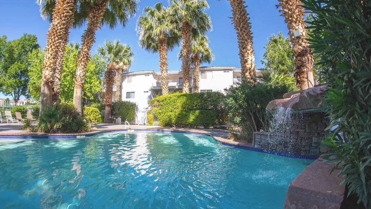St. George Condo | Fun in the sun 3 Bedroom w/pools hottubs waterslides YEAR ROUND