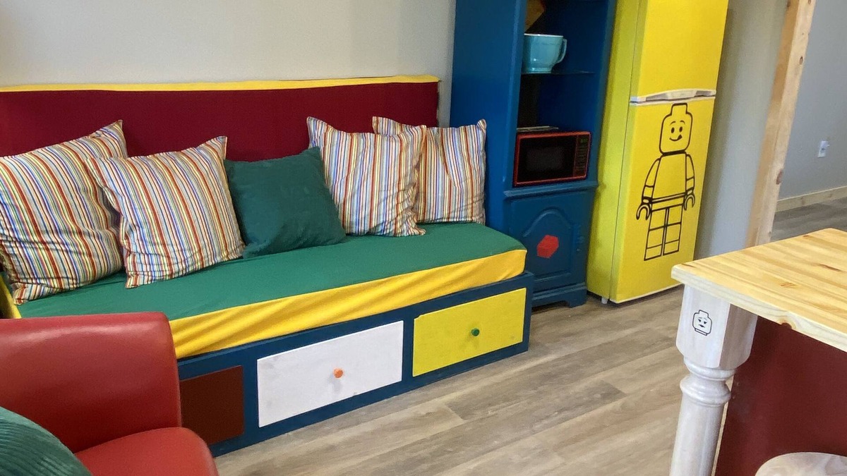 Corinth Cabin | Fun Lego Brick theme for your visit! Easy access to I75. Private setting.