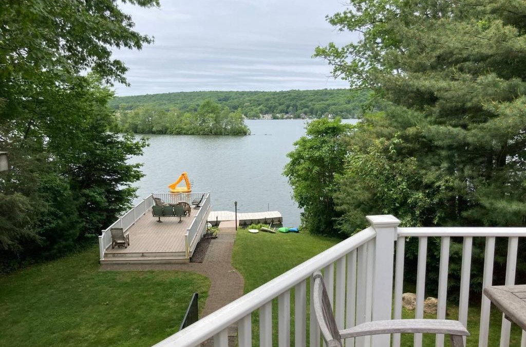 Lake Pocotopaug House | Fun on the Lake