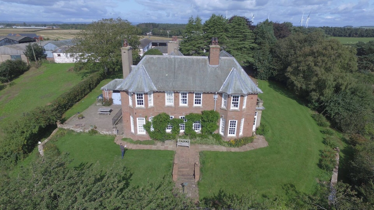 Carlisle House | Fun & Spacious Mansion for 6 to 21+, The Lakes and Hadrian’s Wall