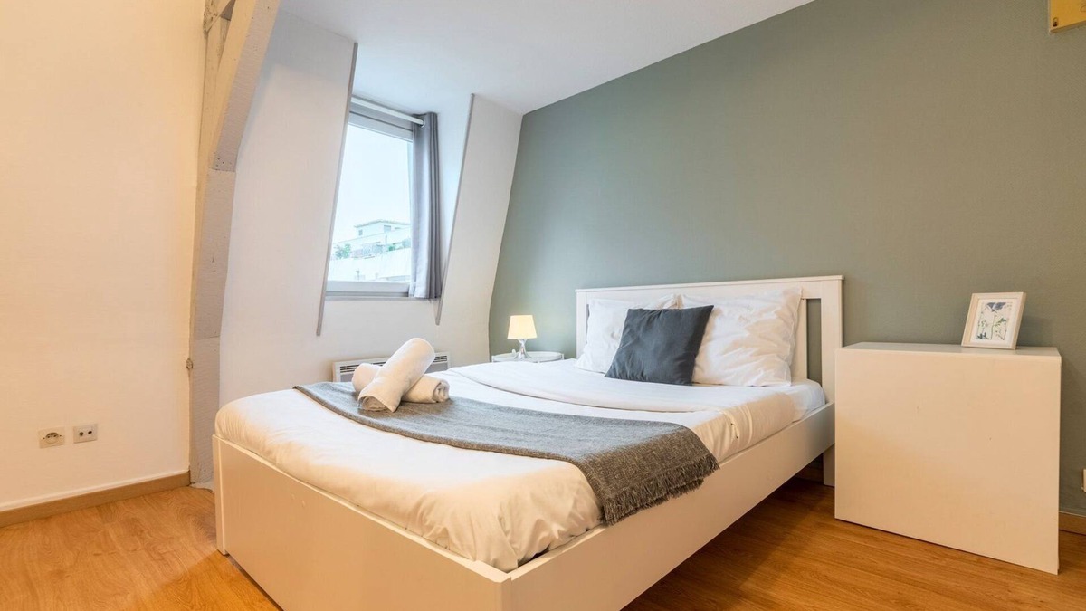Wazemmes Apartment | Functional studio and equipped