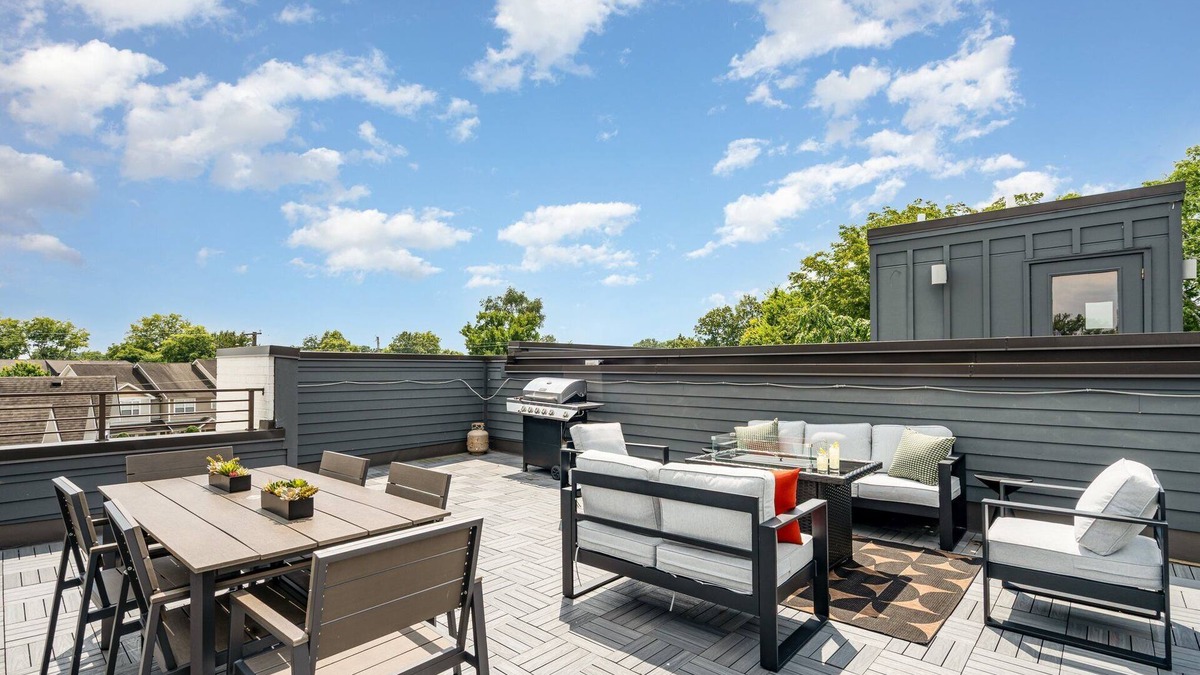 Historic Waverly House | Funk & Soul - Rooftop Patio - Walk to 12 South
