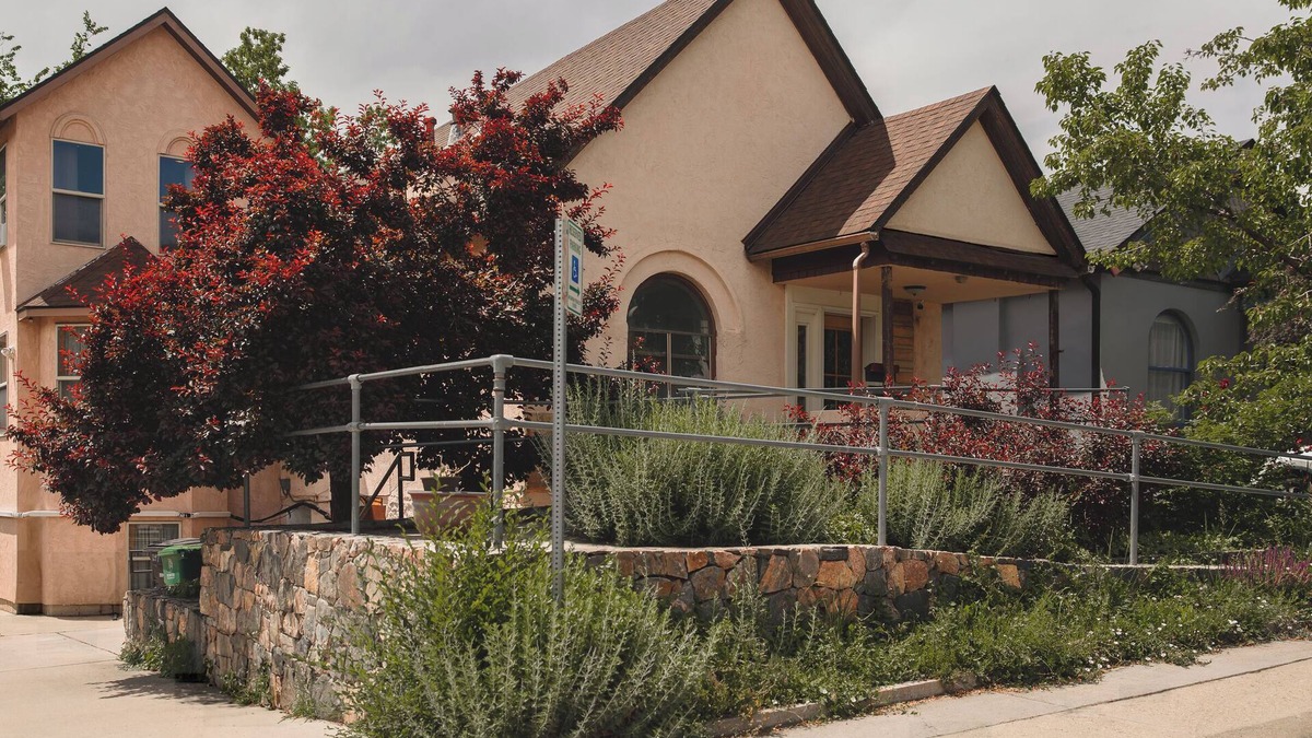 West Colfax House | Funky 4-bedroom house in Denver with Lightrail Access