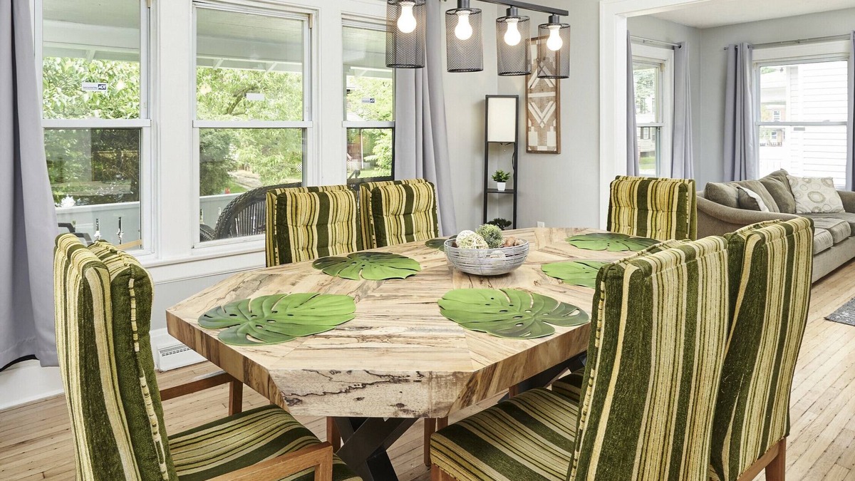 West Akron House | Funky Fabulous Fun House - 5 Bedrooms