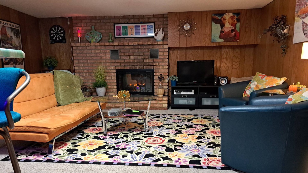 East Bloomington Apartment | Funky Mid Century Modern apartment