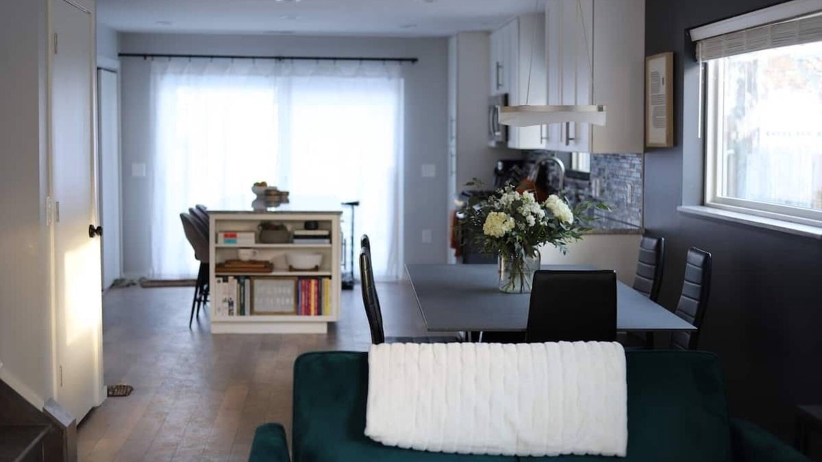 Detroit - Shoreway House | Funky Modern Home Minutes Drive from Downtown CLE