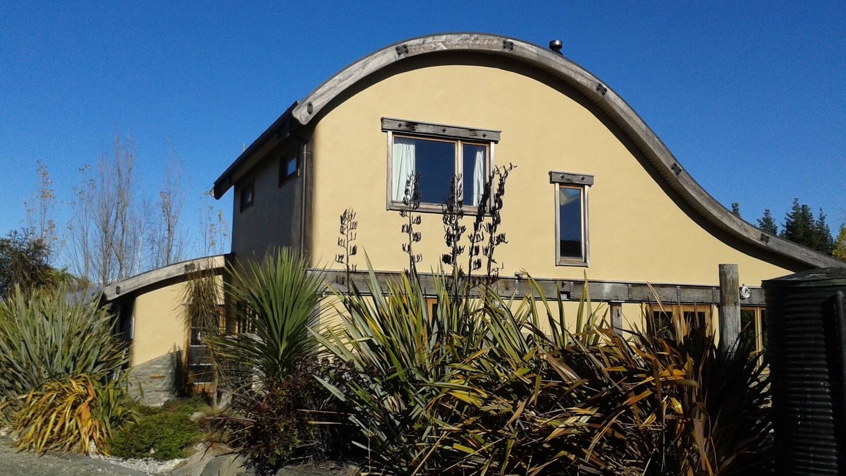 Lake Hawea House | Funky, quality 3 bedroom home