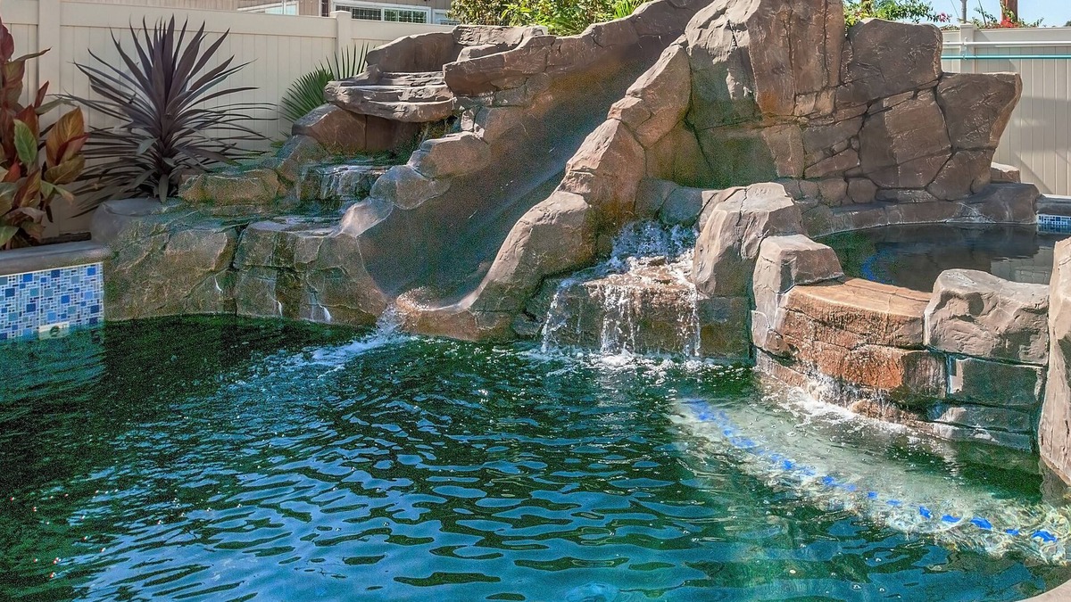 Anaheim Colony Historic District House | Funtierland + La Casa De Mickey + Close to Disney + Shared Pool and Splash Pad +