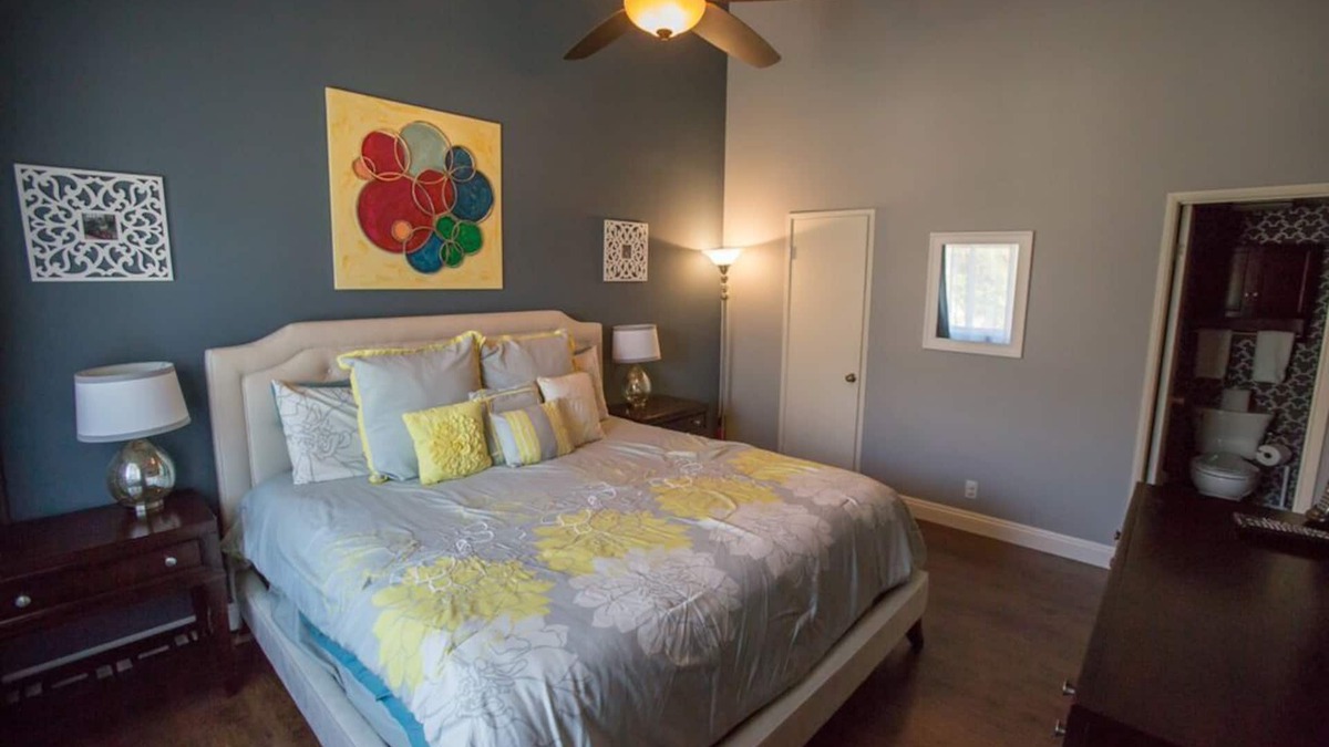 Hermosa Village Condo | Funtierland + Radiator Springs + Walk to Disneyland +Pool
