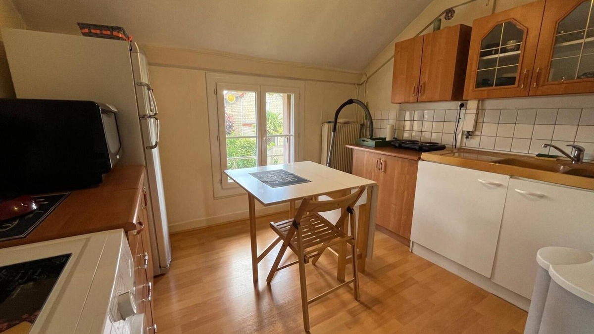 Conflans-Sainte-Honorine Apartment | Furnished apartment Fin d'Oise - Quiet neighborhood (200m RER A/SNCF train station)