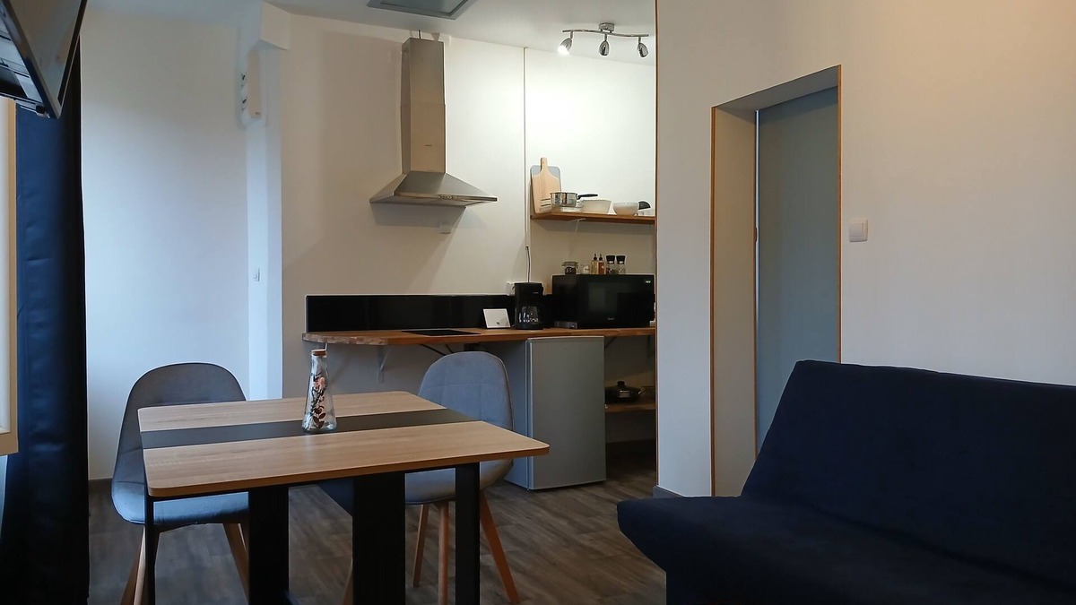 La Boissiere-des-Landes Apartment | Furnished T2 apartment - separate entrance