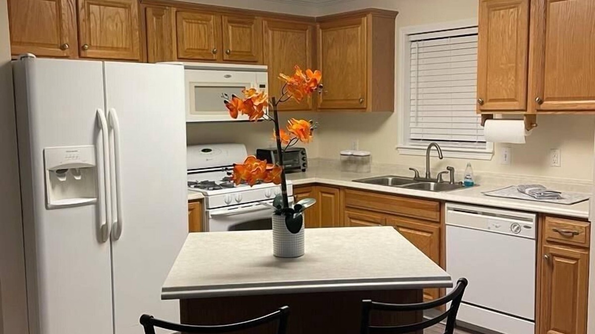 Pontchartrain Park Apartment | Furnished 1 BD Apartment IN NEW Orleans