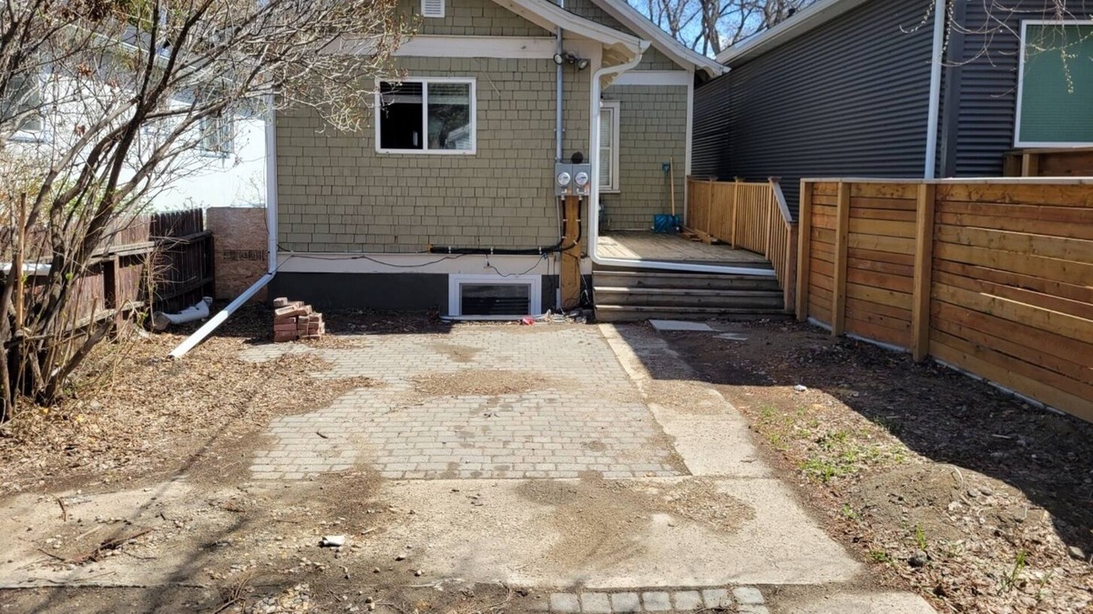 Saskatoon Downtown Apartment | Furnished 2 bedroom basement Suite by the River