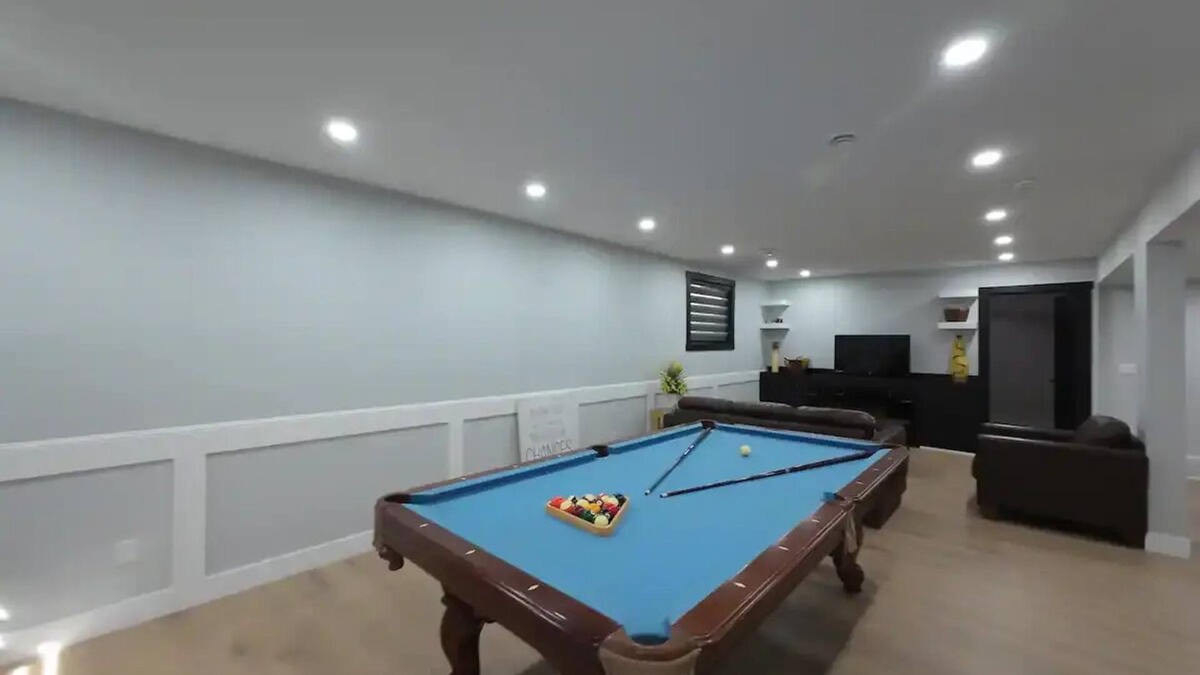 Southeast Calgary House | Furnished 2-Bedroom Suite |Best Calgary Location| Near Bow River, Golf, Stampede