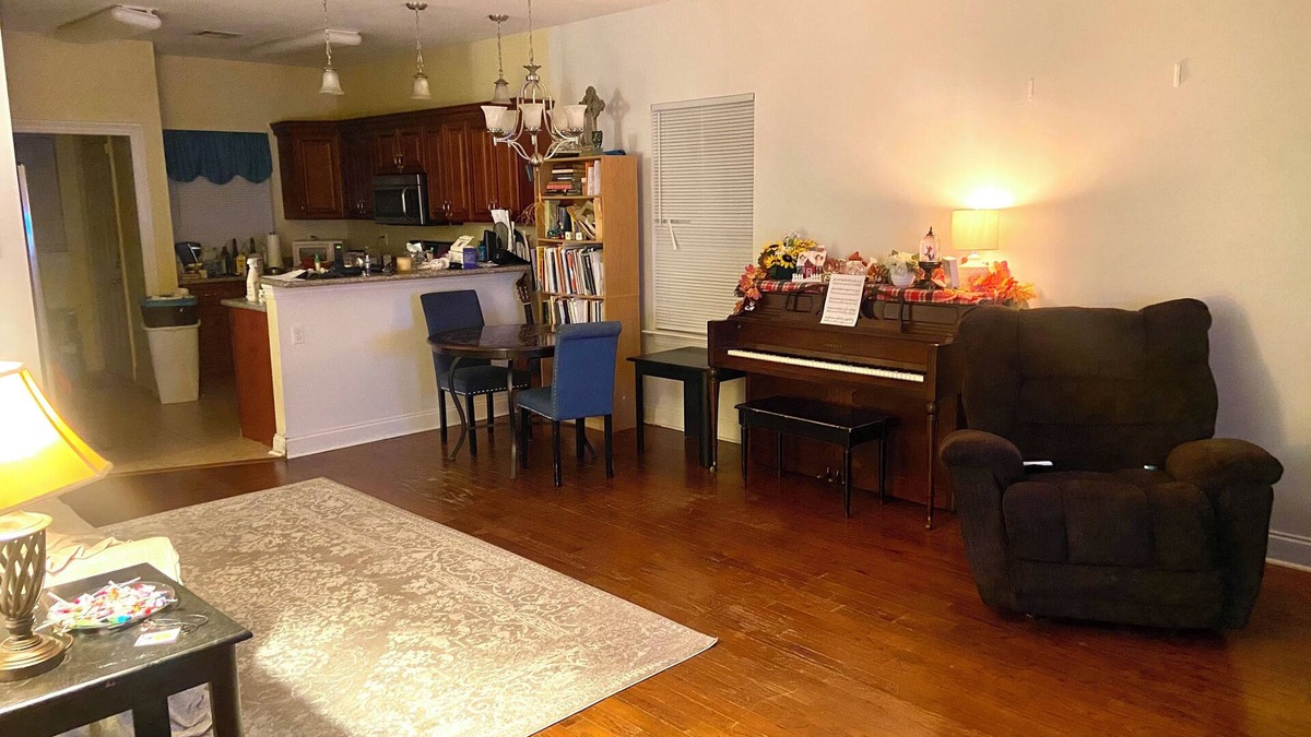 Broadmoor House | Furnished 2bedroom 1BA house with WiFi and central AC in wonderful New Orleans!
