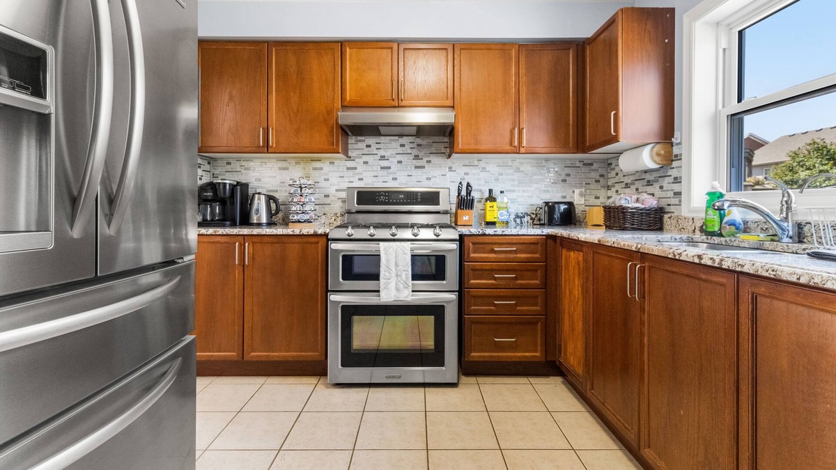 Glendale House | Furnished 3BR Spacious Monthly Stays Near NOTL