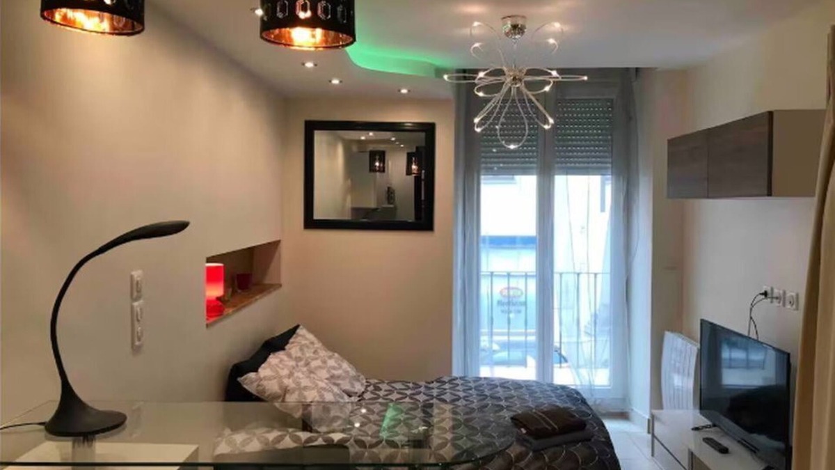 Montlucon Apartment | Furnished and equipped studio in city center with FREE WIFI