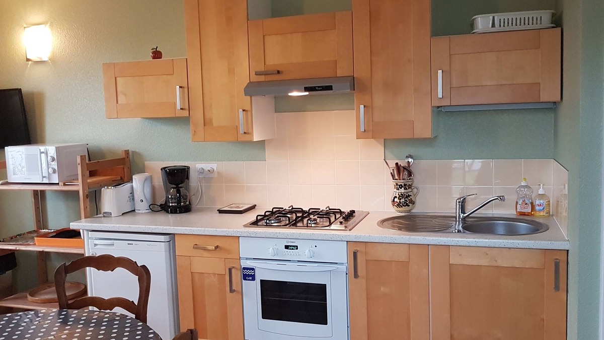 Bagnoles-de-l'Orne Apartment | furnished apartment with all mod cons in a detached house with a garden