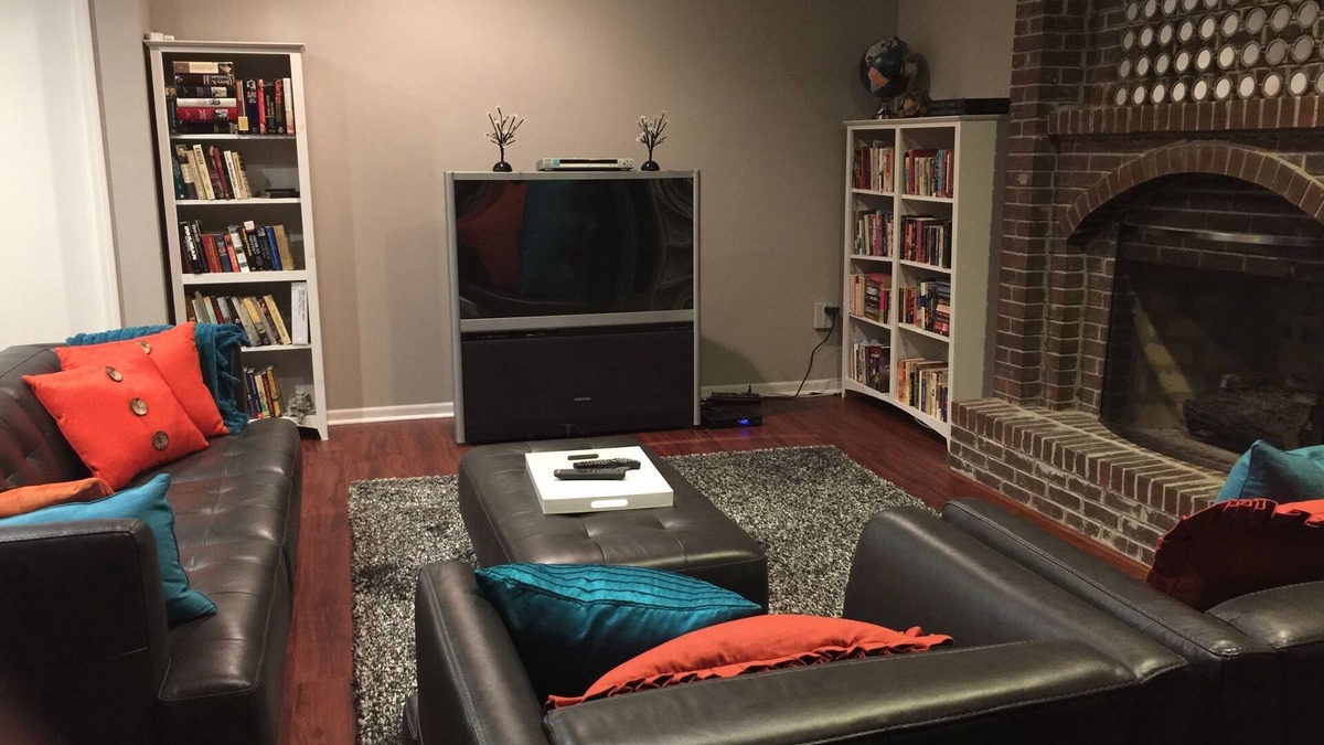 Lenexa Apartment | Furnished Apartment In Quiet Tree-Filled Lenexa Neighborhood
