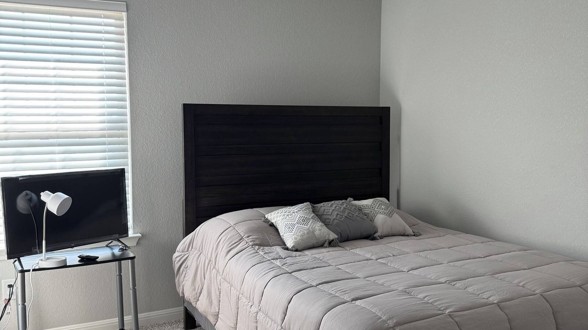 Williamson County House | Furnished clean newly room. No pet, smoking or party