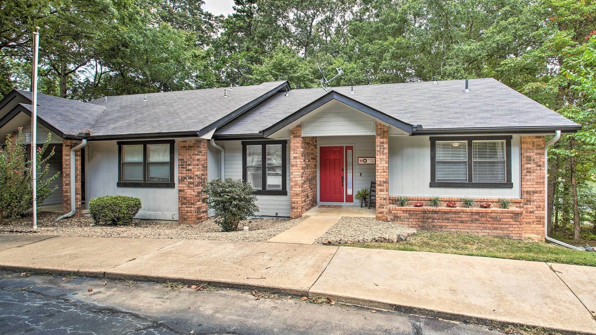 Hot Springs Village House | Furnished Deck & Grill: Hot Springs House