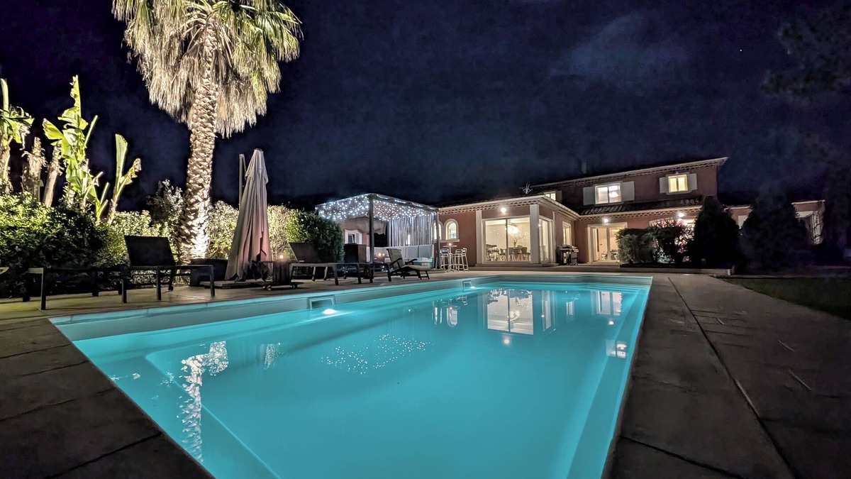 Le Cannet-des-Maures Apartment | Furnished 2-bedroom apartment "Le Nid des maures", shared pool and jacuzzi