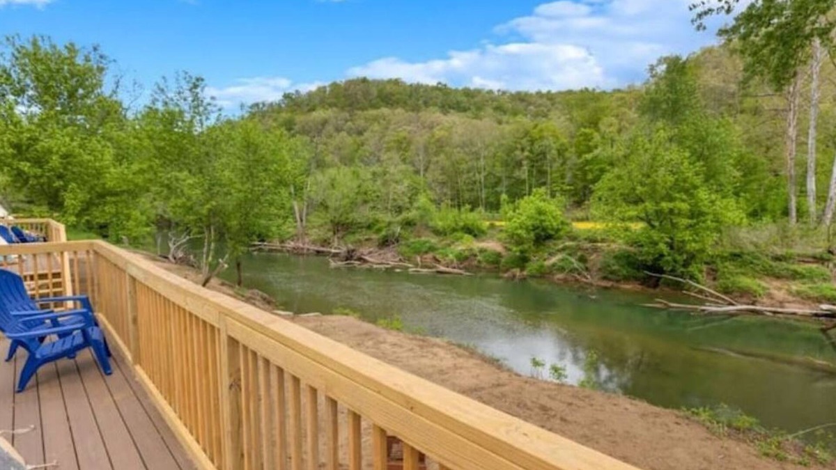 Stanton RV Rental | Furnished Glamping Tent/King Bed/Access to the Red River - Noble Bear - #4