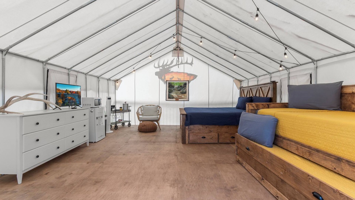 Stanton RV Rental | Furnished Glamping Tent/King Bed/Access to the Red River - Elusive Elk - #1