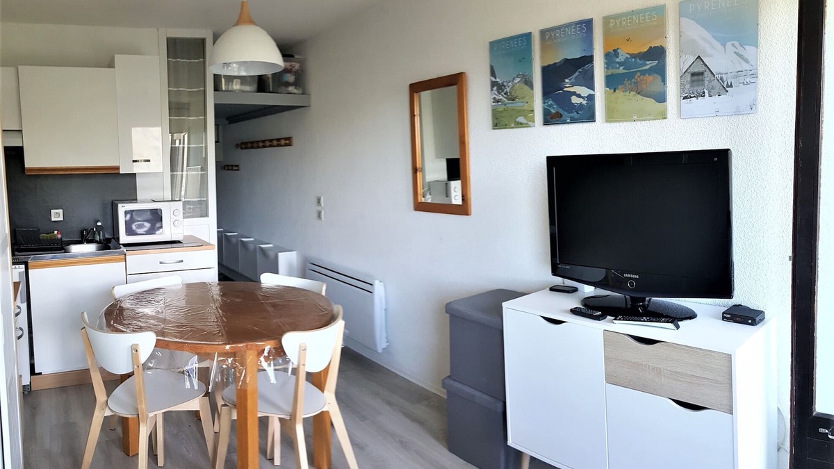 Saint-Aventin Apartment | Furnished holiday home for 4 people, superb view