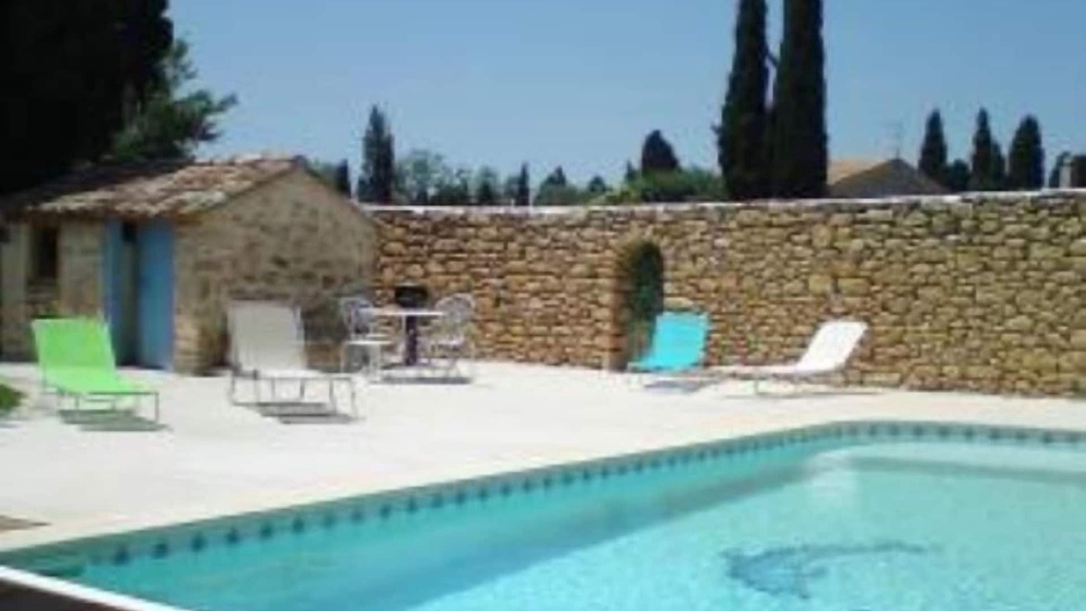 Salon-de-Provence Apartment | Furnished home* in a house with character