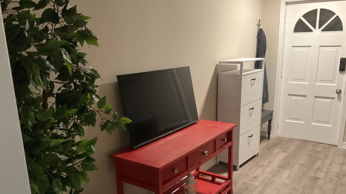 London Apartment | Furnished inclusive 1 bed + large den parking laundry patio suitcase ready