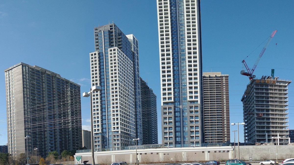 Norseman Heights Apartment | Furnished Luxury 405 sq feet Studio next to Islington Station