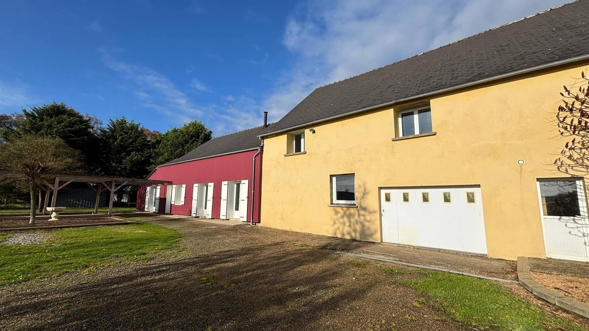 Bouchamps-les-Craon Bed & Breakfast | Furnished room for rent in the country