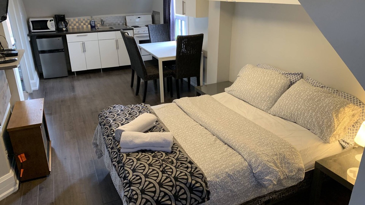Upper Beaches Apartment | Furnished Roomy Bachelor Apartment