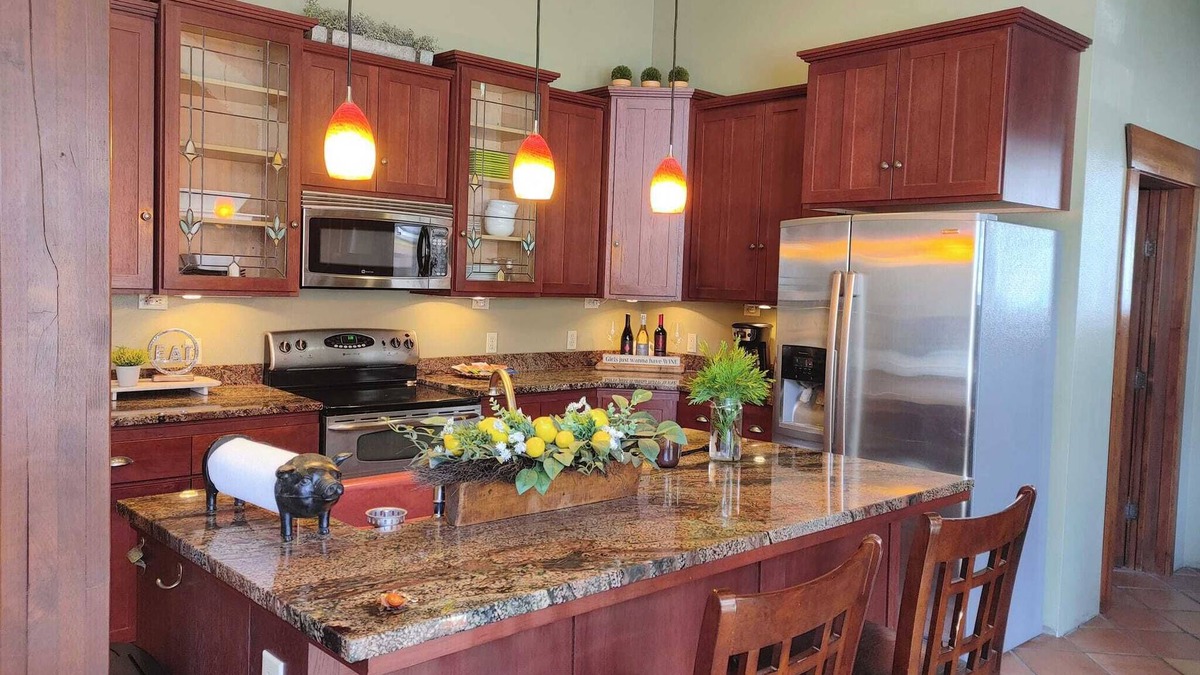 Kendrick House | Furry Tale Inn on Main Street in Kendrick, Idaho