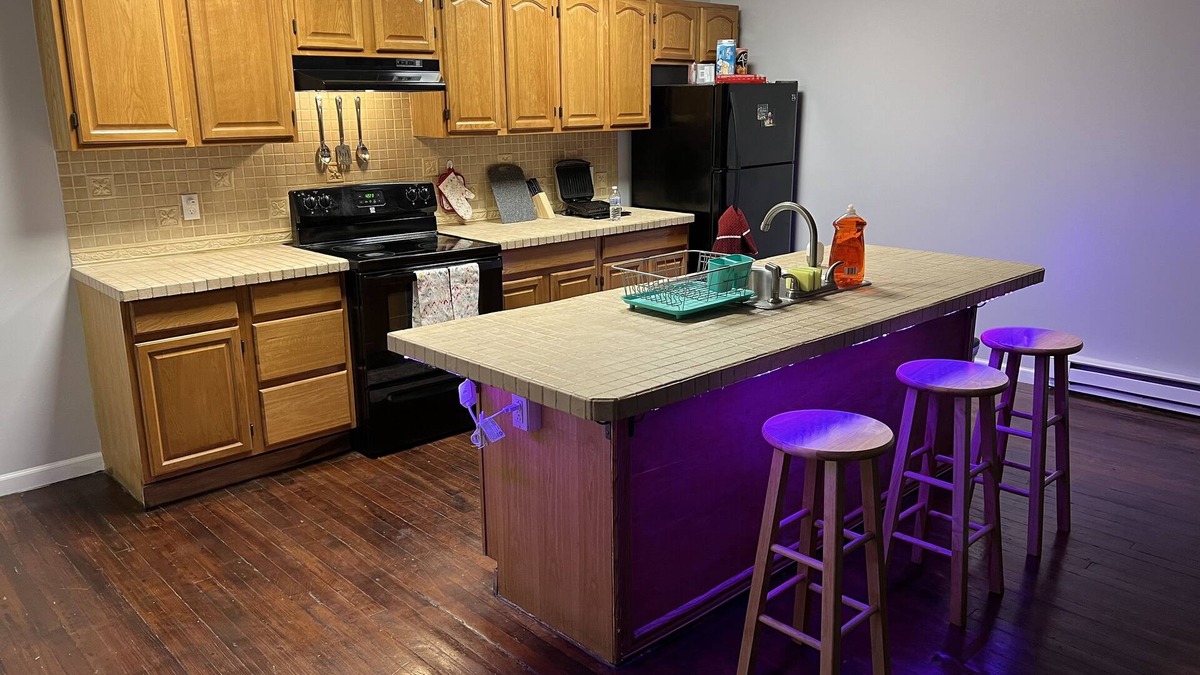 Allentown Apartment | Fw Central Entire Apartment