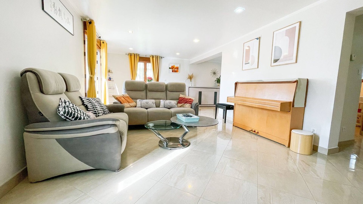 Saint-Ismier House | #FW The House of Sunny Gardens 🌞