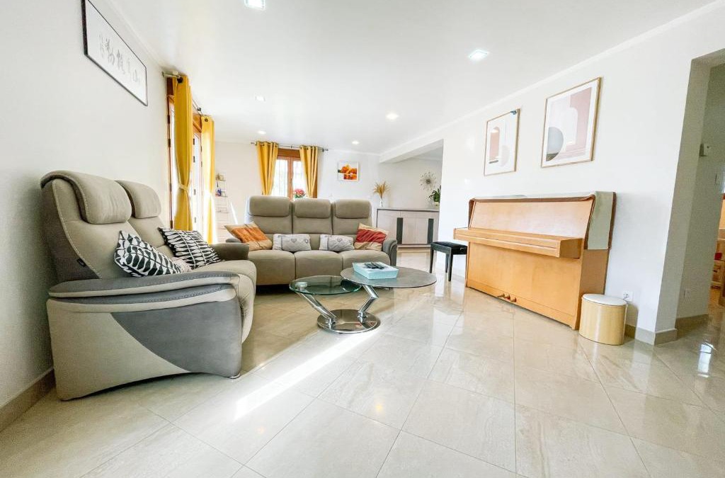 Saint-Ismier House | #FW The House of Sunny Gardens