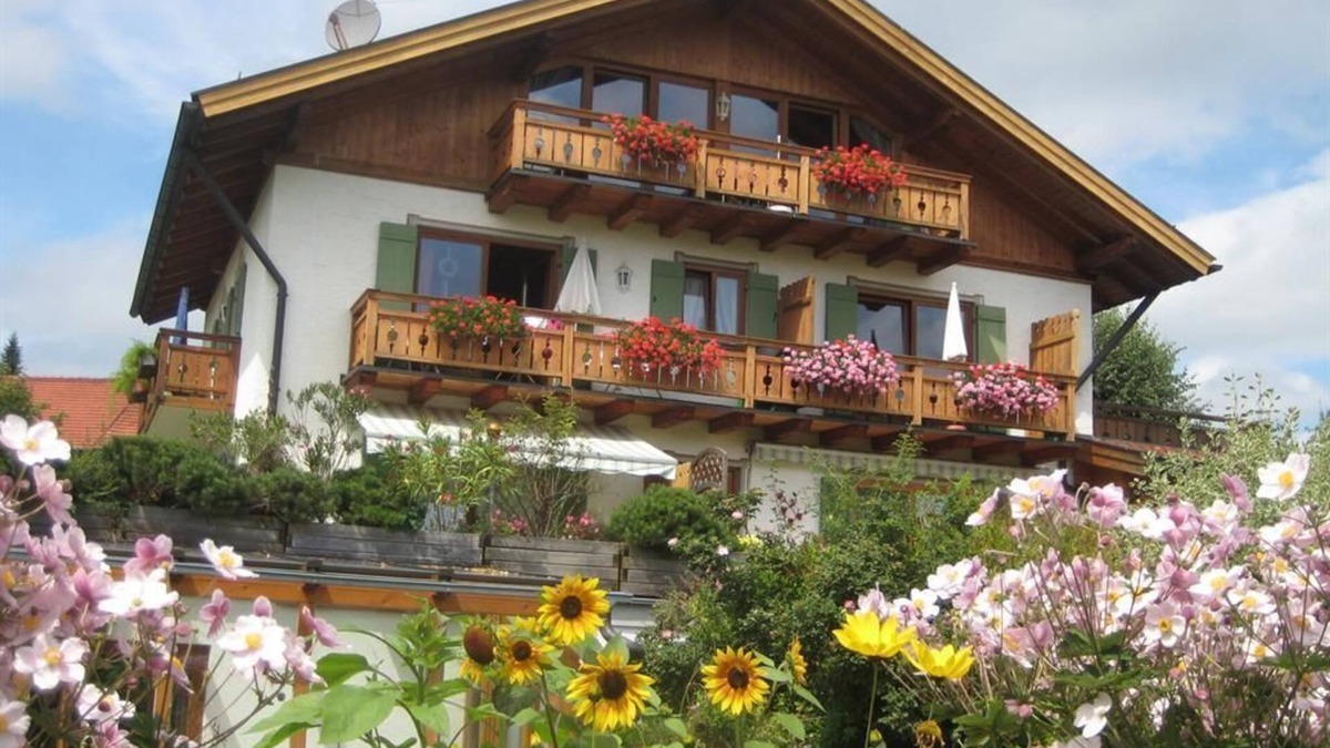 Bad Bayersoien Apartment | Gästehaus Schönblick - Apartment Edelweiss