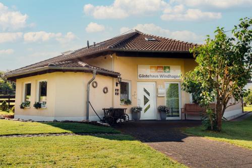 Rederscheid House | Gästehaus Windhagen