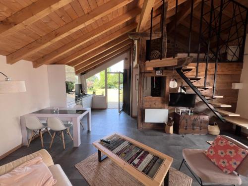 La Neuveville-devant-Lepanges House | Gîte de la Vologne