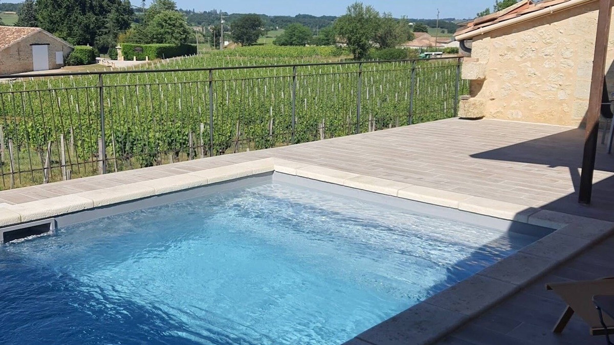 Saint-Christophe-des-Bardes House | Gîte Le Panoramique, 1 bedroom
