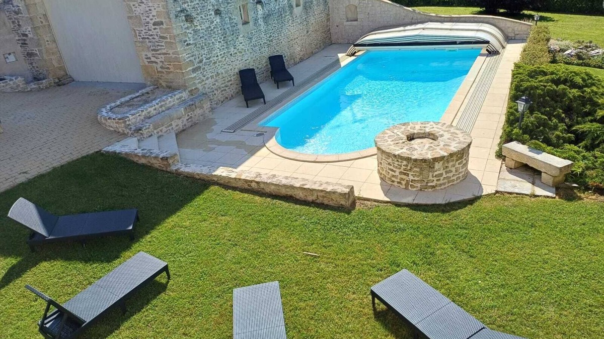 La Chapelle-Baton House | Gîte à la Campagne