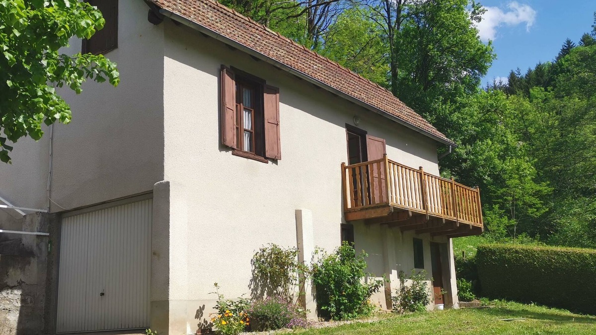 Vic-sur-Cere House | ✨Gîte à la campagne, 4 Pers. Parking✨