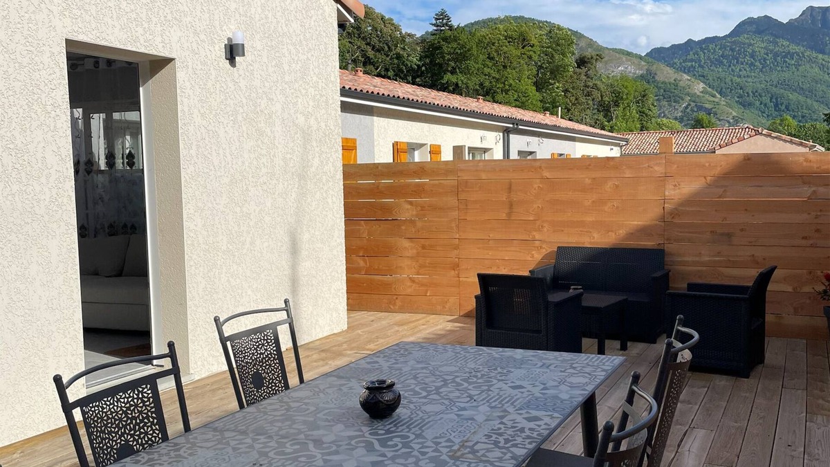 Chaum House | Gîte à la Montagne Avec Jardin Privée Clos